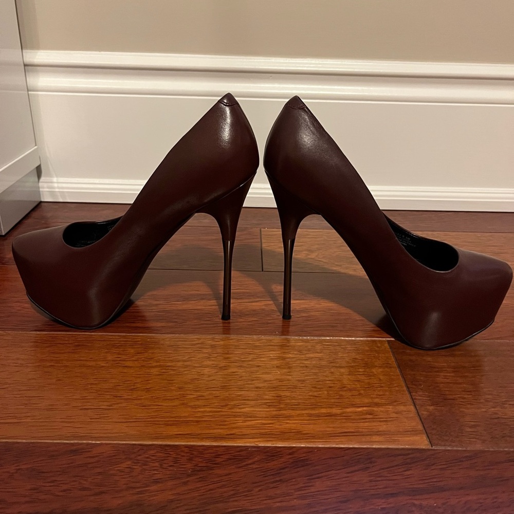 Steve Madden burgundy plum pumps